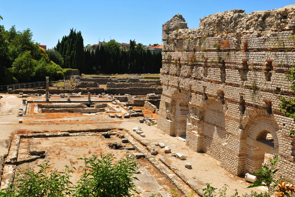 Ruiny antycznej areny w dzielnicy Cimiez, Nicea