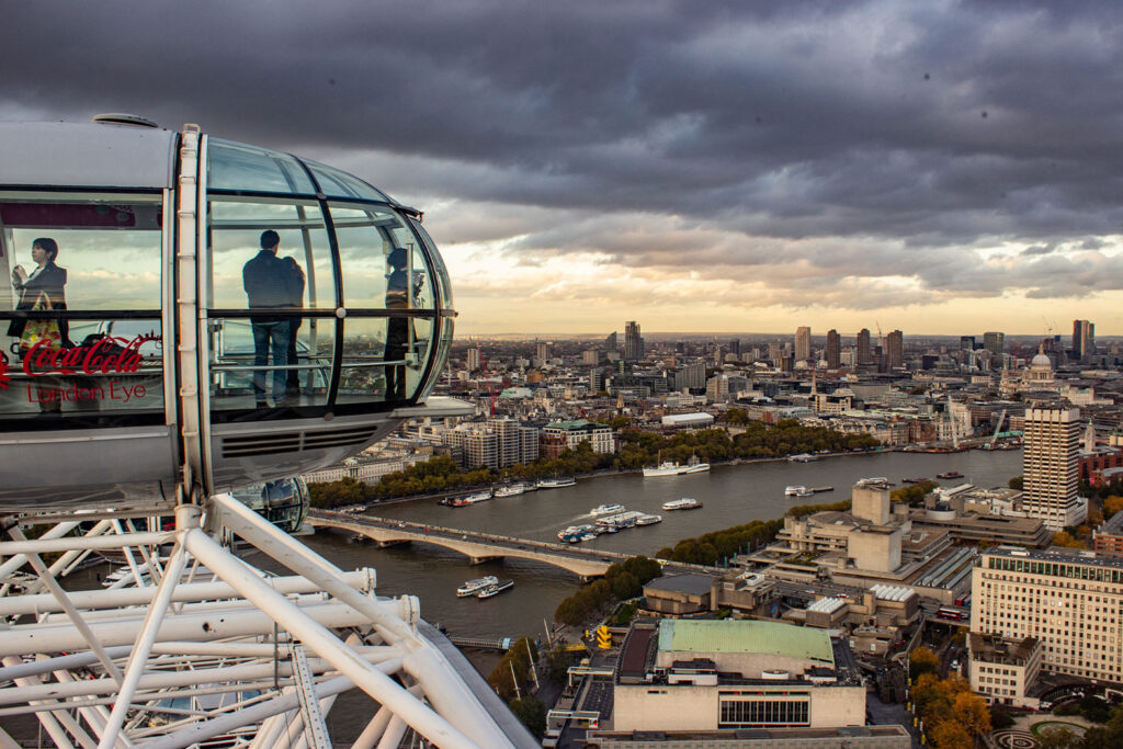 Z najwyższego punktu London Eye widoczna jest panorama całego miasta
