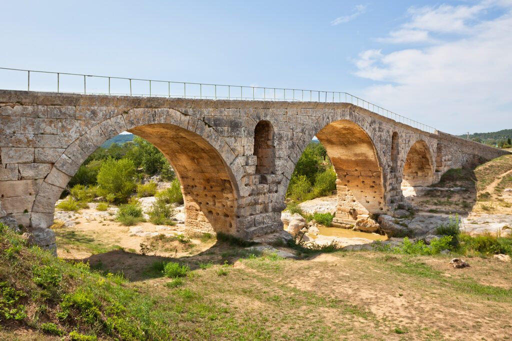 Most Pont Julien w Bonnieux (Massif du Luberon)