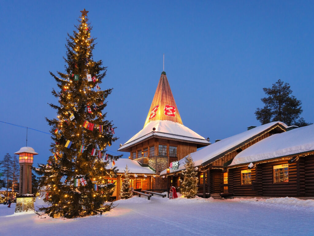 Rovaniemi w Laponii uważane jest za oficjalne miasto Świętego Mikołaja