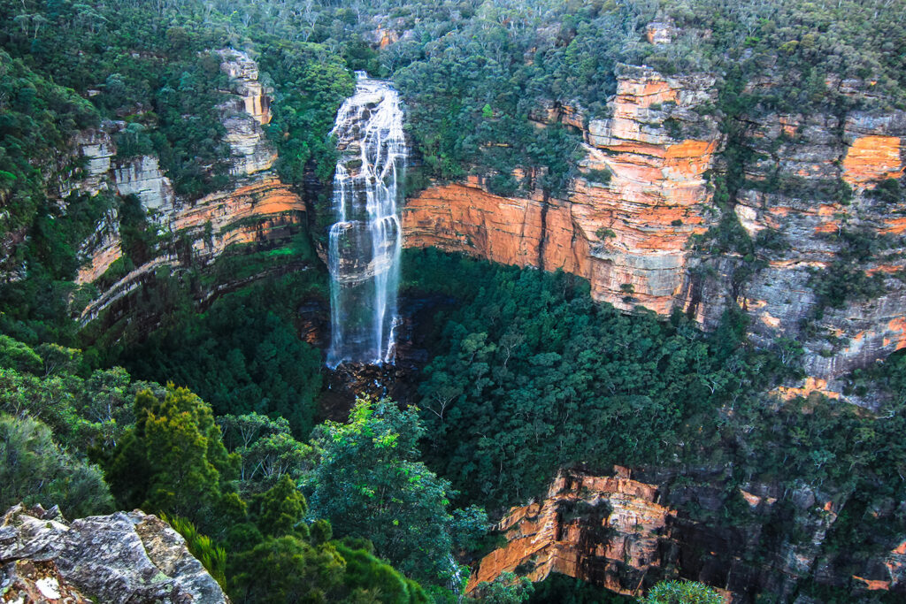 Park Narodowy obejmujący tereny Gór Błękitnych wpisany jest na Listę Światowego Dziedzictwa UNESCO. Na zdjęciu Wentworth Falls.