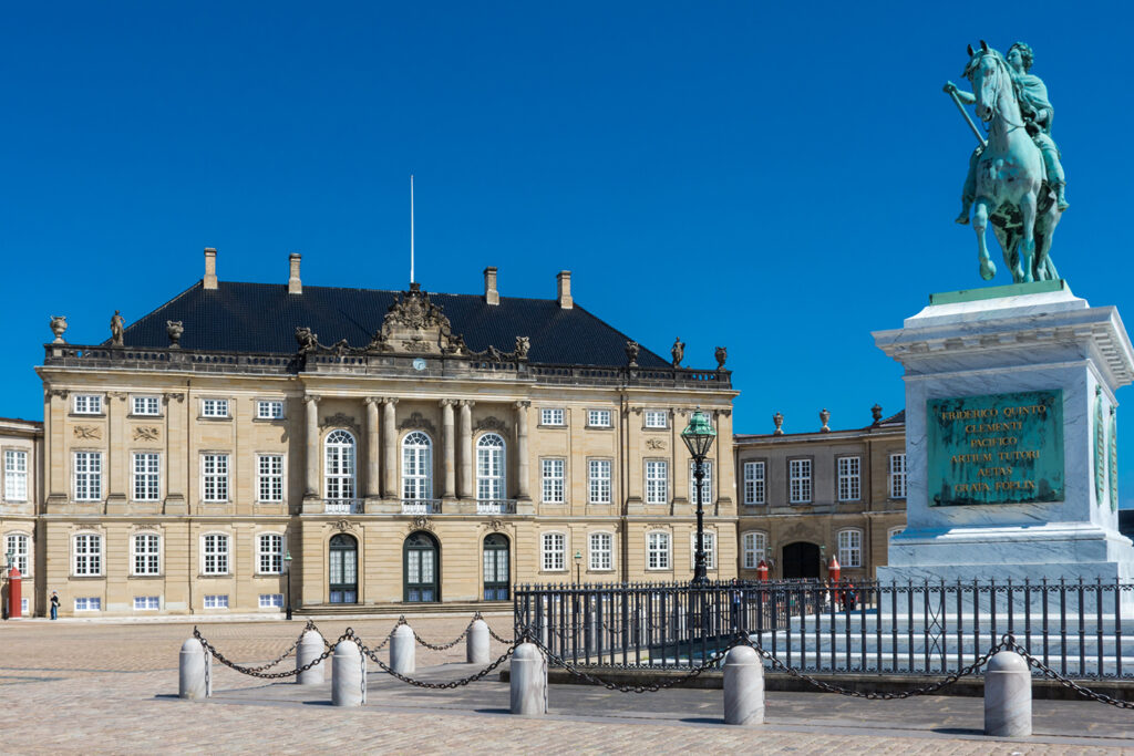 Amalienborg – oficjalna rezydencja duńskiej rodziny królewskiej