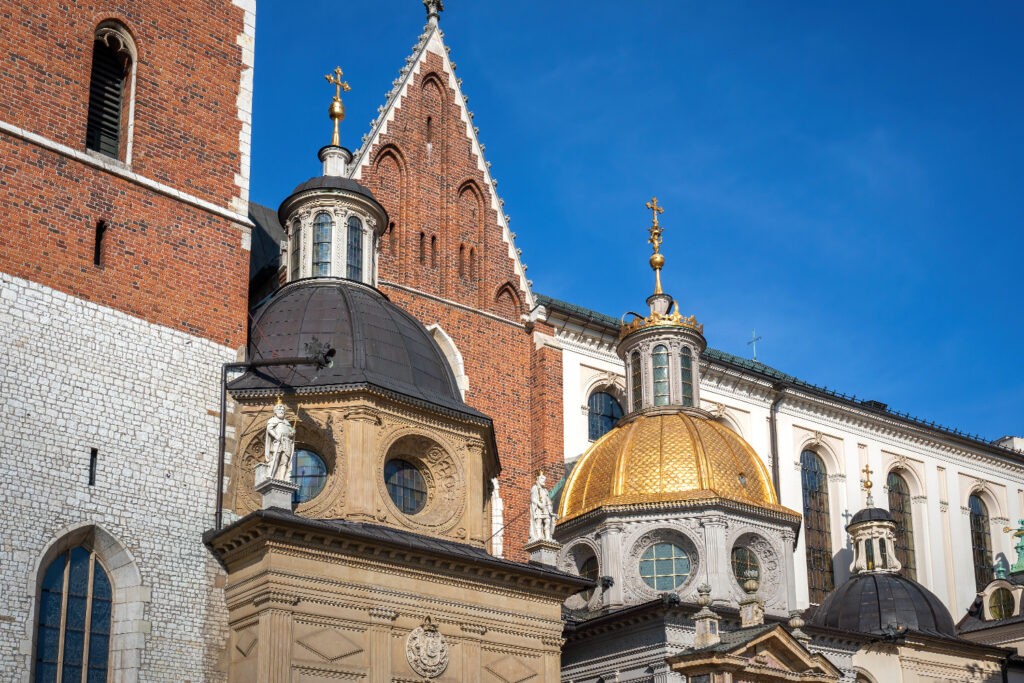 Zamek Królewski na Wawelu - Najbardziej kosztowne pamiątki przeszłości znajdują się oczywiście w Koronnym Skarbcu.