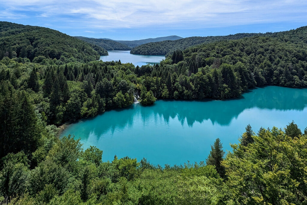 Panorama Parku Narodowego Jezior Plitwickich.