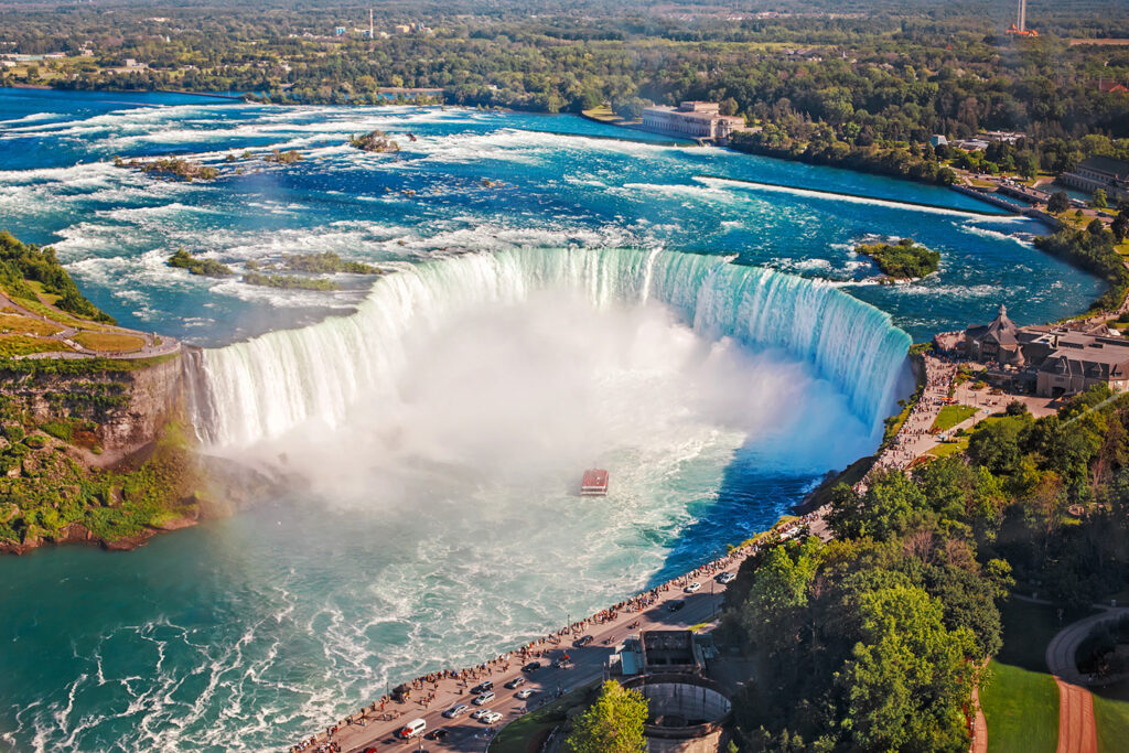 Wodospad Niagara znajduje się na granicy między Kanadą i Stanami Zjednoczonymi.