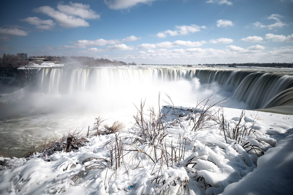 Wodospad Niagara wart jest odwiedzenia nie tylko w szczycie sezonu.