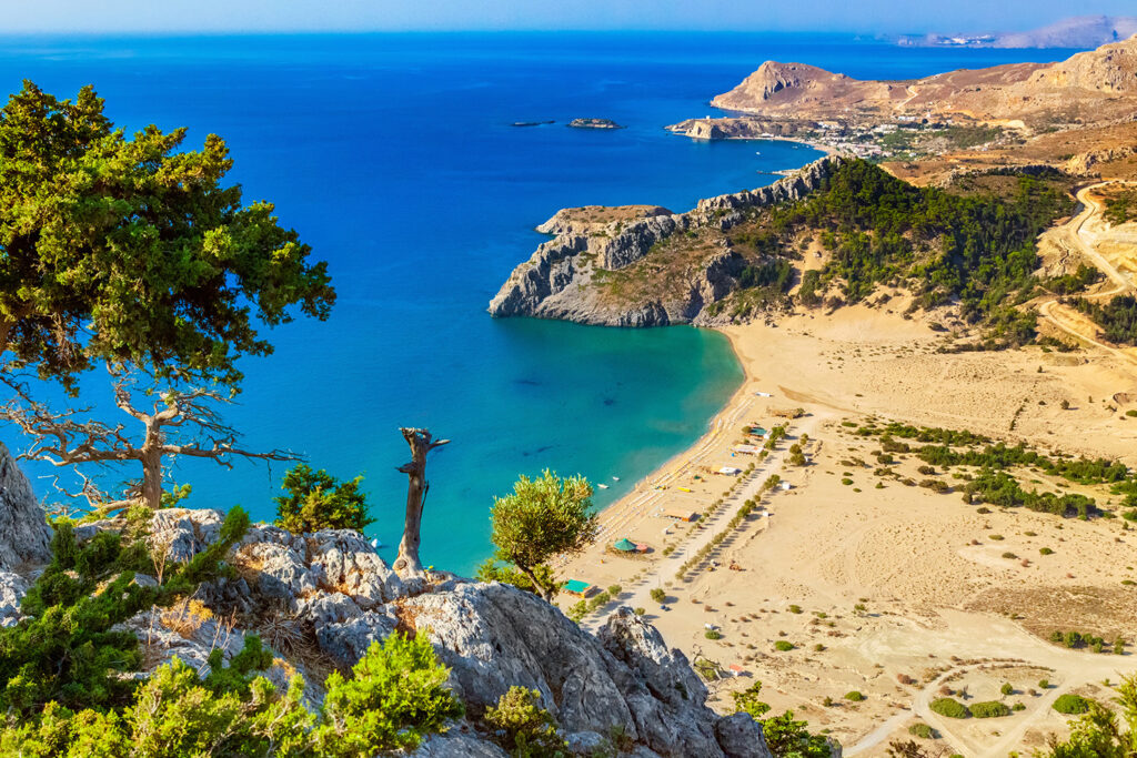 Niezliczone, piękne plaże to wielka duma wyspy Rodos. Na zdjęciu plaża Tsampika.