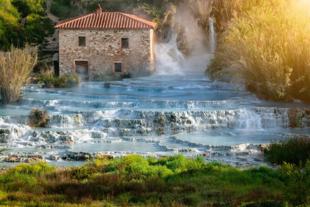 Cascate del Mulino to naturalne baseny pod starym młynem