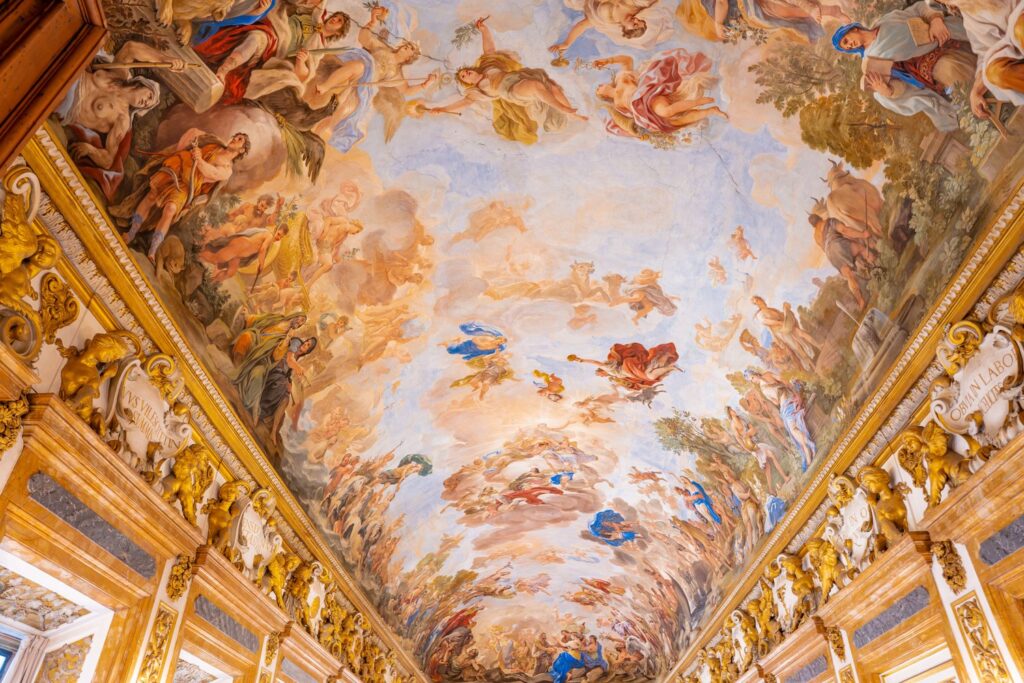 Barokowy fresk na sklepieniu Galerii Lustrzanej w Palazzo Medici Riccardi