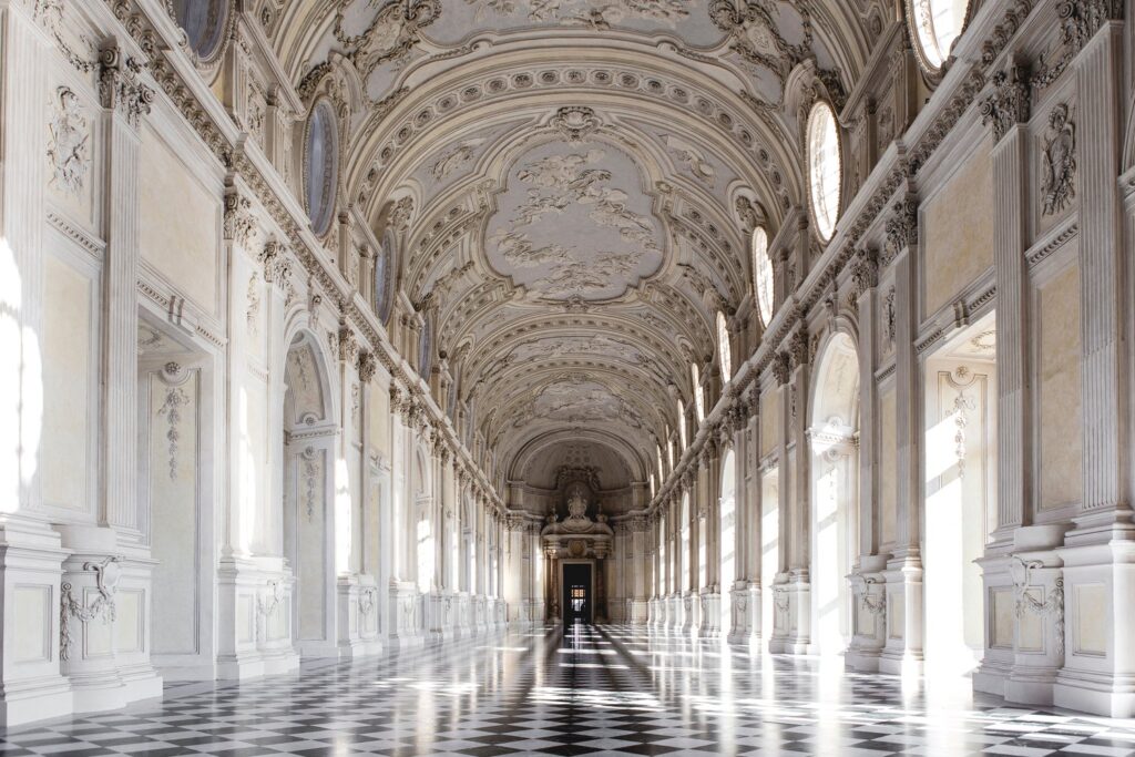 Galleria Grande to najsłynniejsza sala pałacu w Venaria Reale