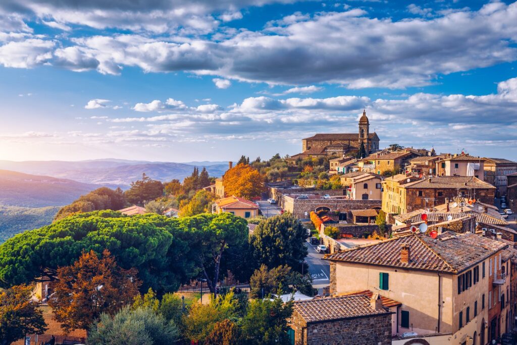 Montalcino to jedno z najsłynniejszych winiarskich miasteczek Toskanii