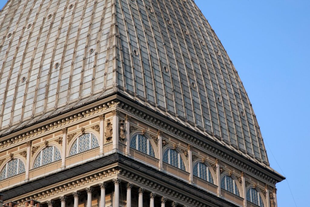 W budynku Mole Antonelliana mieści się Narodowe Muzeum Kina