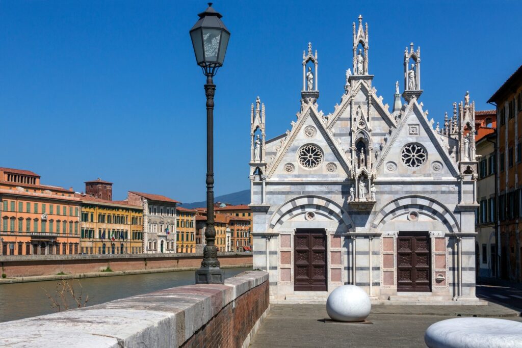 Kościół Santa Maria della Spina nad Arno w Pizie.