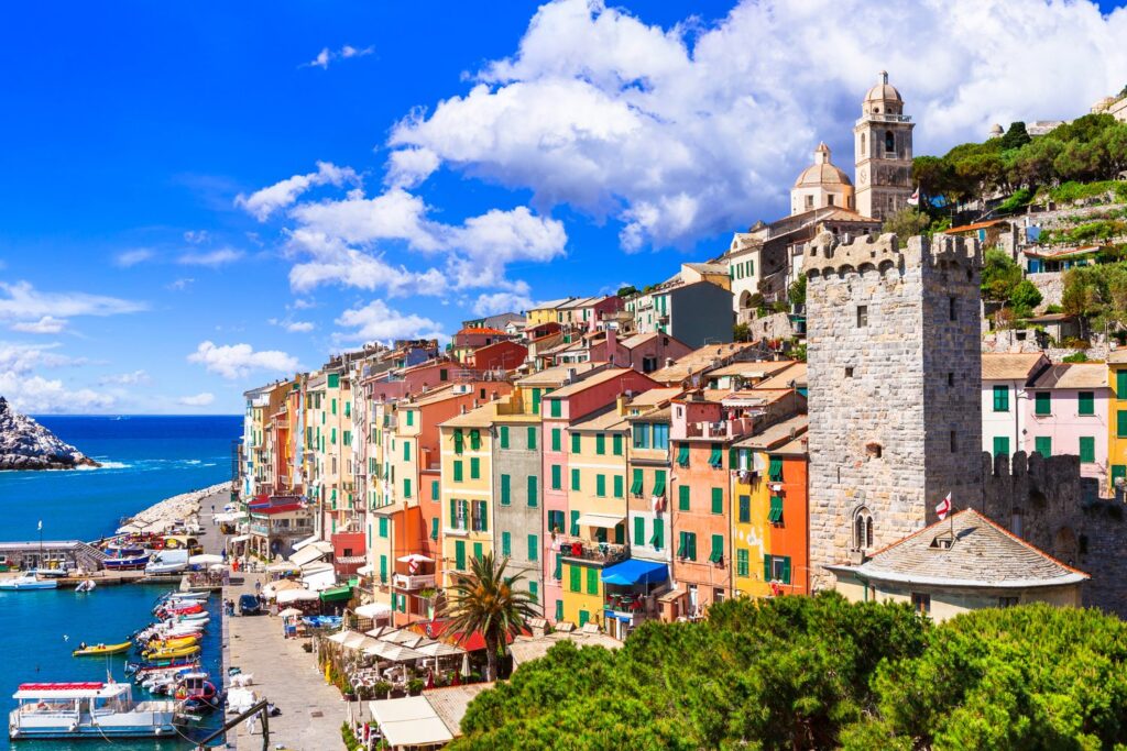 Barwne kamienice Portovenere nad samym morzem