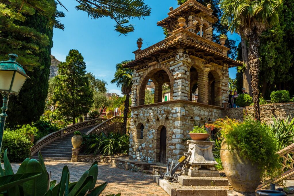 Ogrody Villa Comunale w Taorminie.