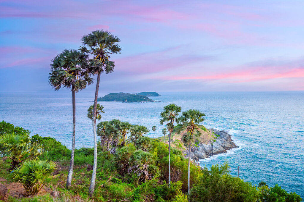 Cypel Laem Phromthep to najbardziej wysunięty na południe punkt Phuket.