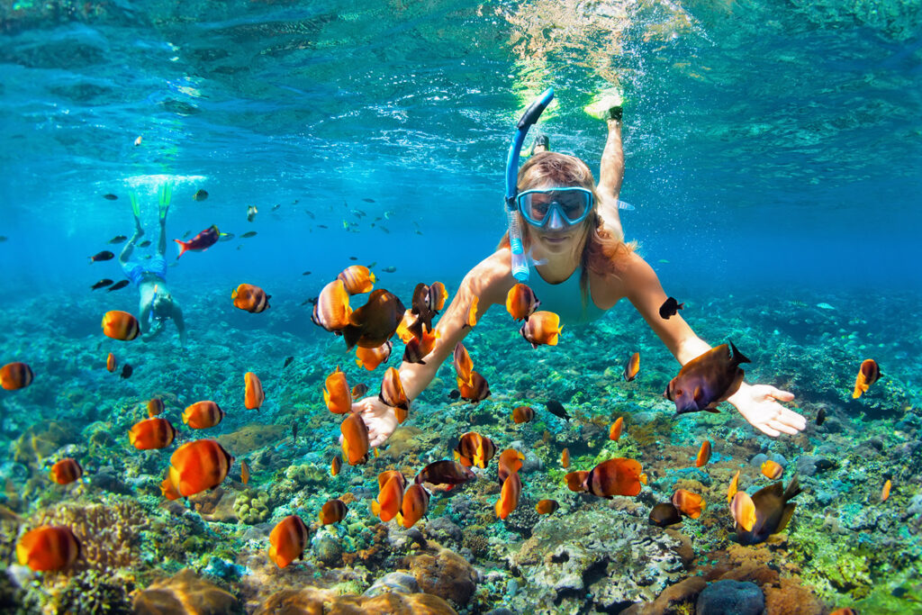 Jeśli kochacie morskie przygody, na Phuket koniecznie spróbujcie nurkowania lub snorkelingu.