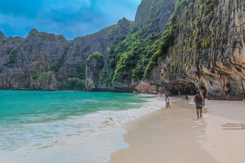 Maya Beach na Phi Phi Leh była scenografią do filmu "Niebiańska plaża".