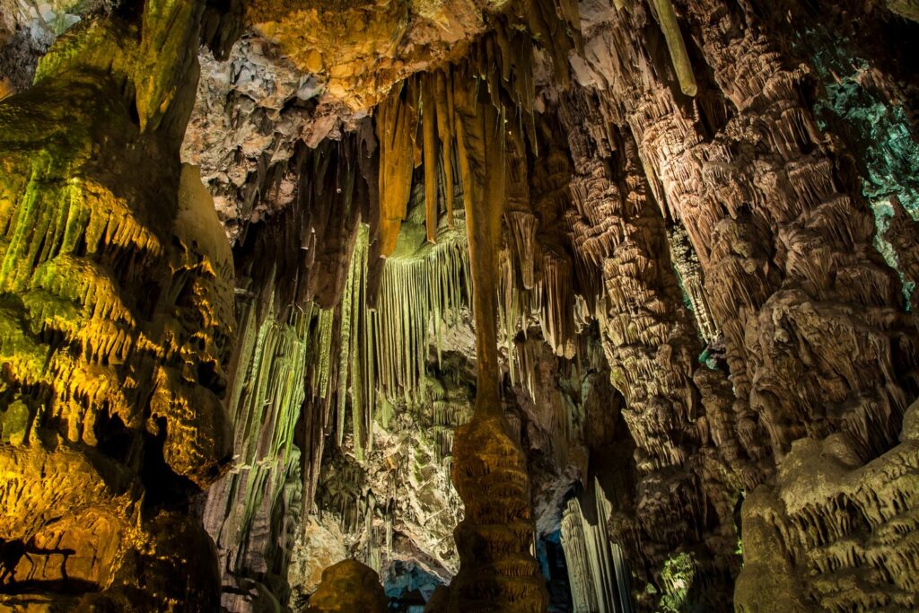 Jaskinia św. Michała zachwyca stalaktytami i stalagmitami