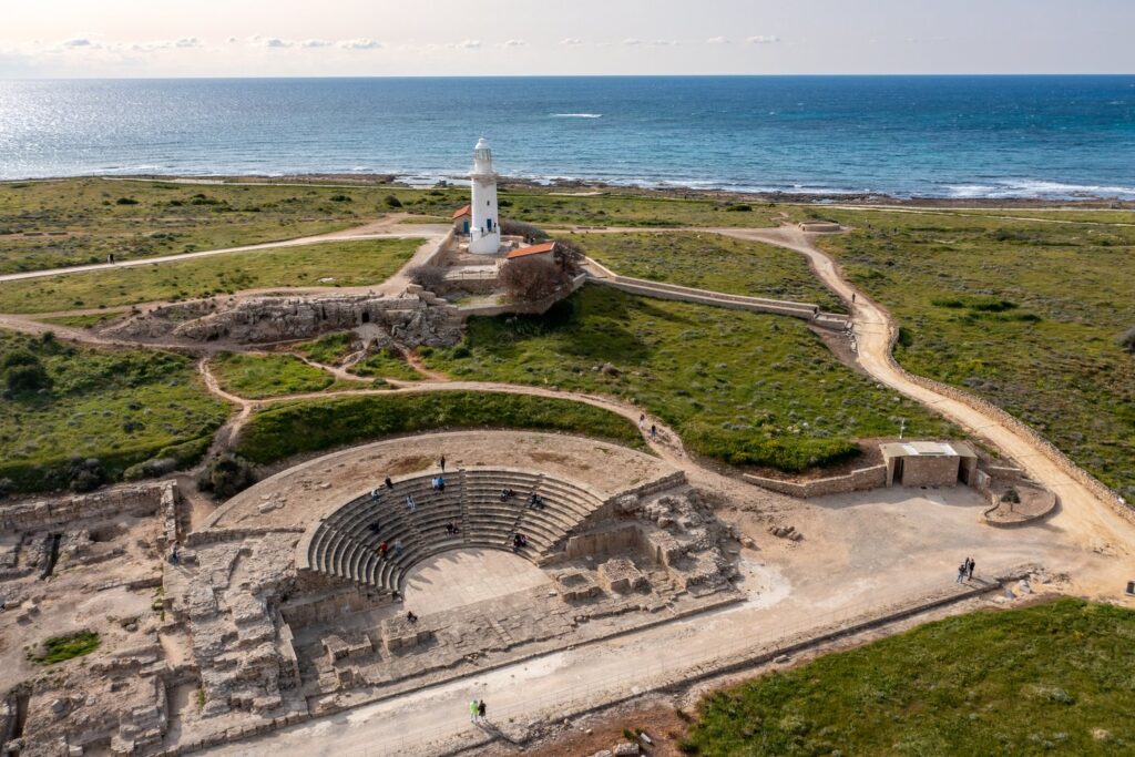 Park Archeologiczny Nea Pafos z latarnią morską i antycznym Odeonem to największa atrakcja miasta.